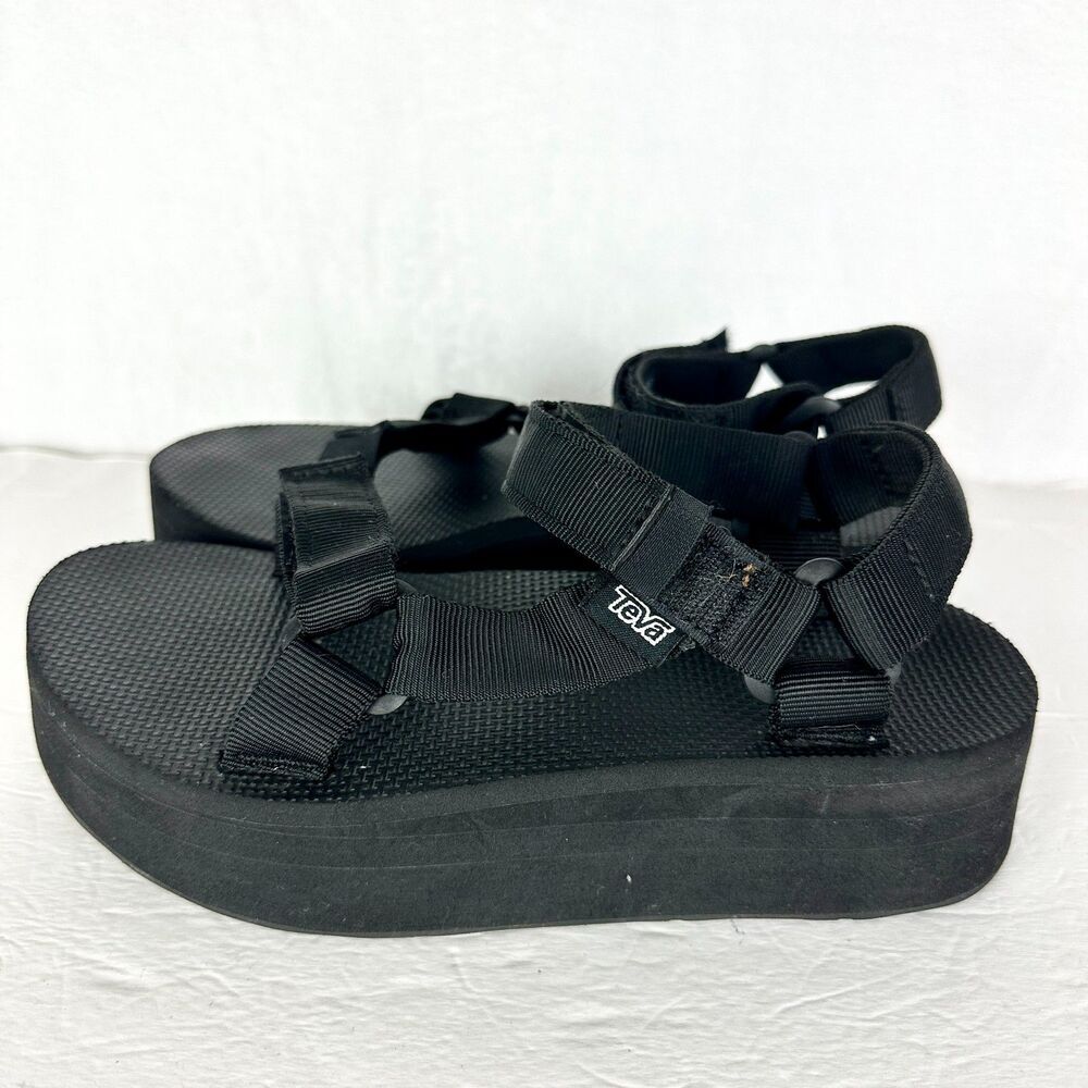Teva Women's Flatform Universal Sandal Size 6 Black Outdorr Gorpcore Hiking